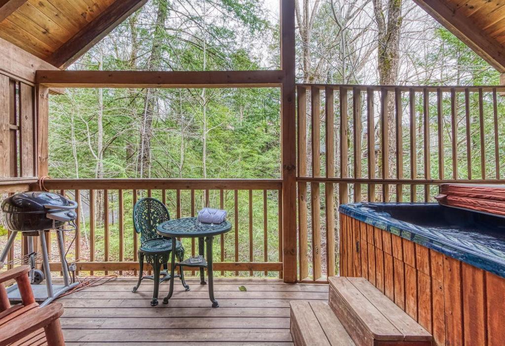 גטלינבורג Mountain Eden, Hot Tub, Resort Pool, Wifi, 1089 Free Tickets Each Paid Day, Dollywood And More מראה חיצוני תמונה