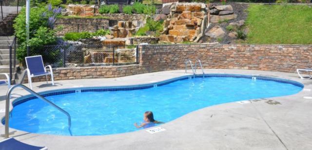 גטלינבורג Mountain Eden, Hot Tub, Resort Pool, Wifi, 1089 Free Tickets Each Paid Day, Dollywood And More מראה חיצוני תמונה