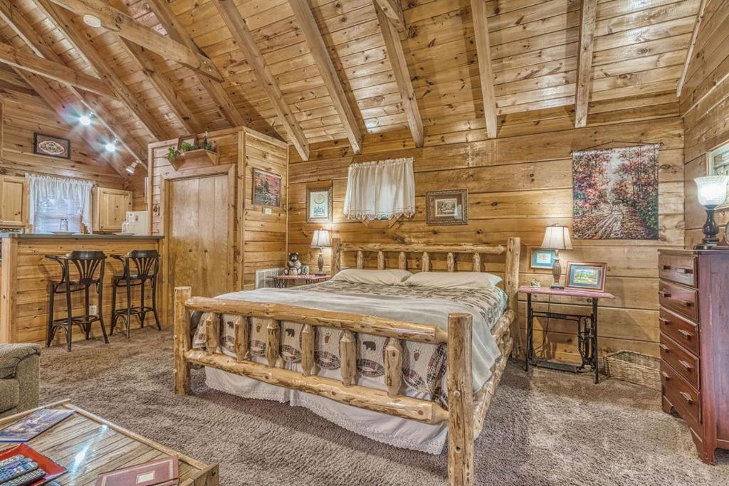 גטלינבורג Mountain Eden, Hot Tub, Resort Pool, Wifi, 1089 Free Tickets Each Paid Day, Dollywood And More מראה חיצוני תמונה